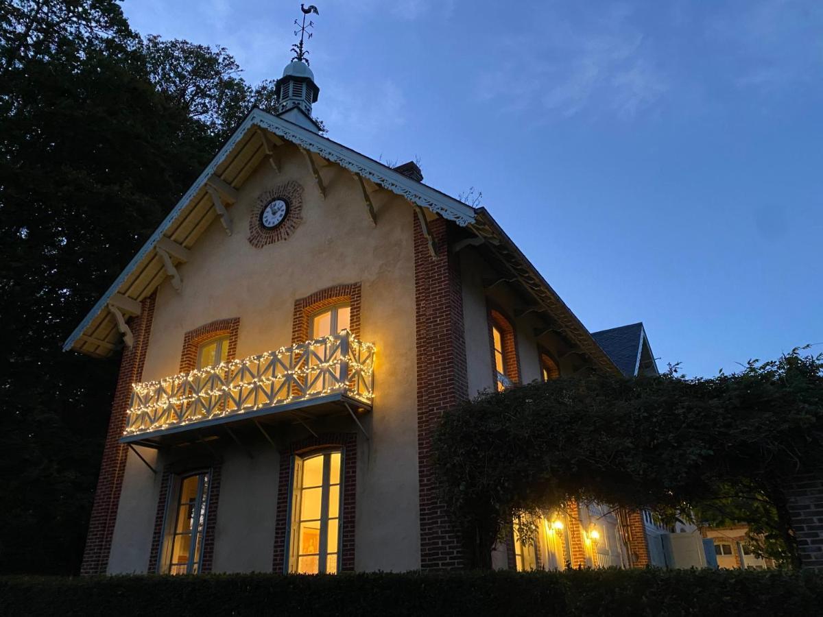 La Maison Du Cavalier, Chateau De Lavenue Pierrefitte-en-Auge Exterior photo