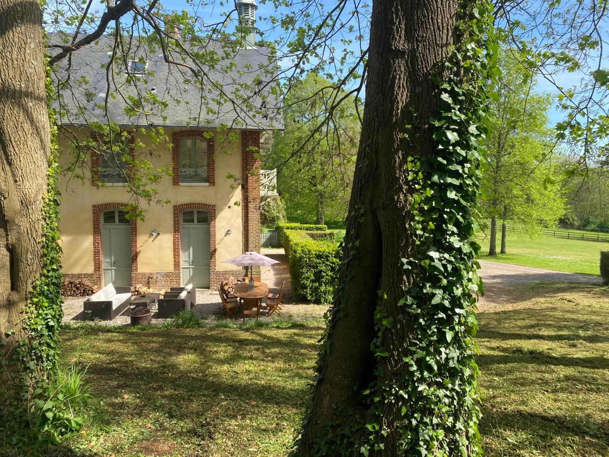 La Maison Du Cavalier, Chateau De Lavenue Pierrefitte-en-Auge Exterior photo